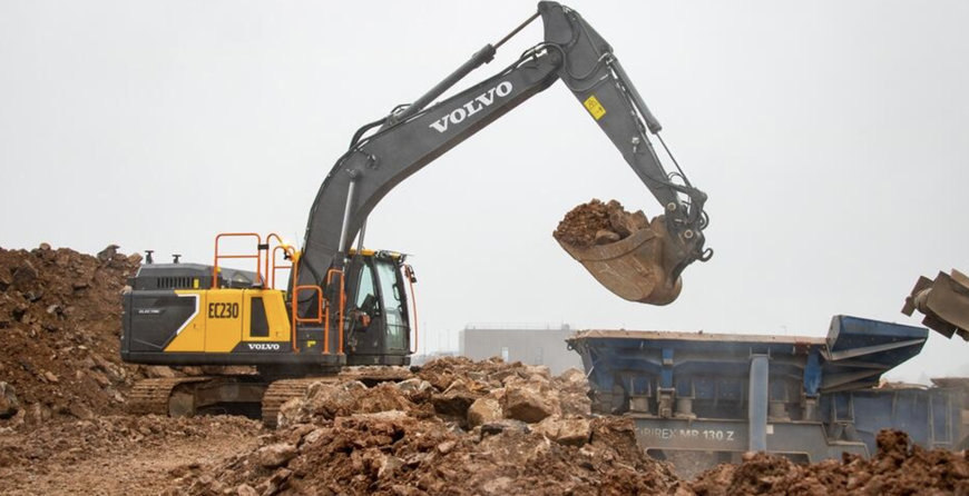 Flying start - First Volvo EC230 Electric in UK powers up airport project